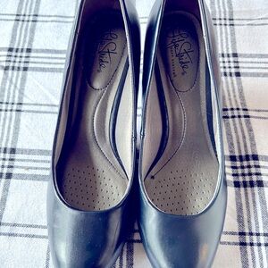 Navy Blue Life Stride Pumps